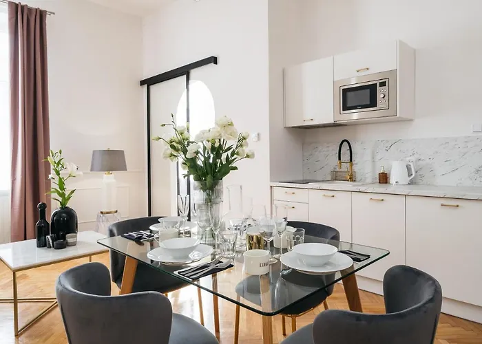 Luna - Loftaffair * كراكوفيا